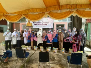YKI Kepri Bagikan 100 Paket Sembako Bagi Penyintas Kanker Tanjungpinang-Bintan