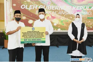 Gubernur Ansar Serahkan Bantuan Hibah Untuk Rumah Ibadah dan Yayasan di Bintan