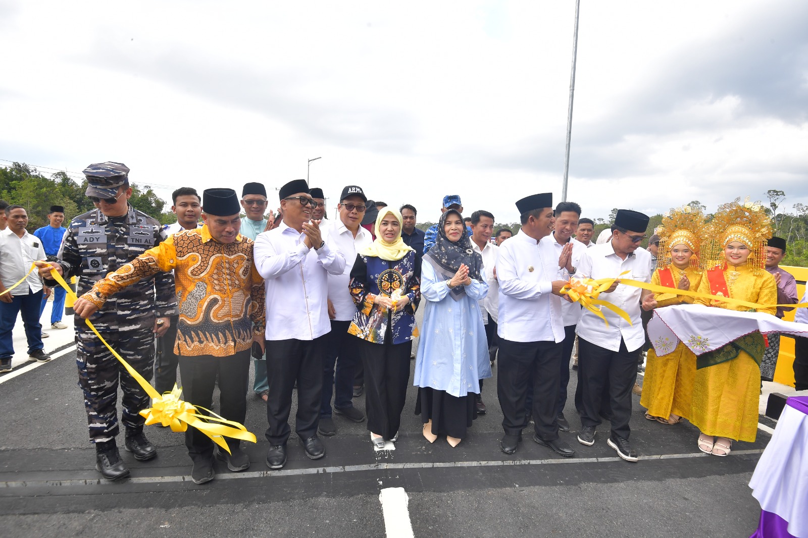 Jembatan Semala Natuna Diresmikan, Ansar Tegaskan Komitmen Konektivitas hingga Perbatasan