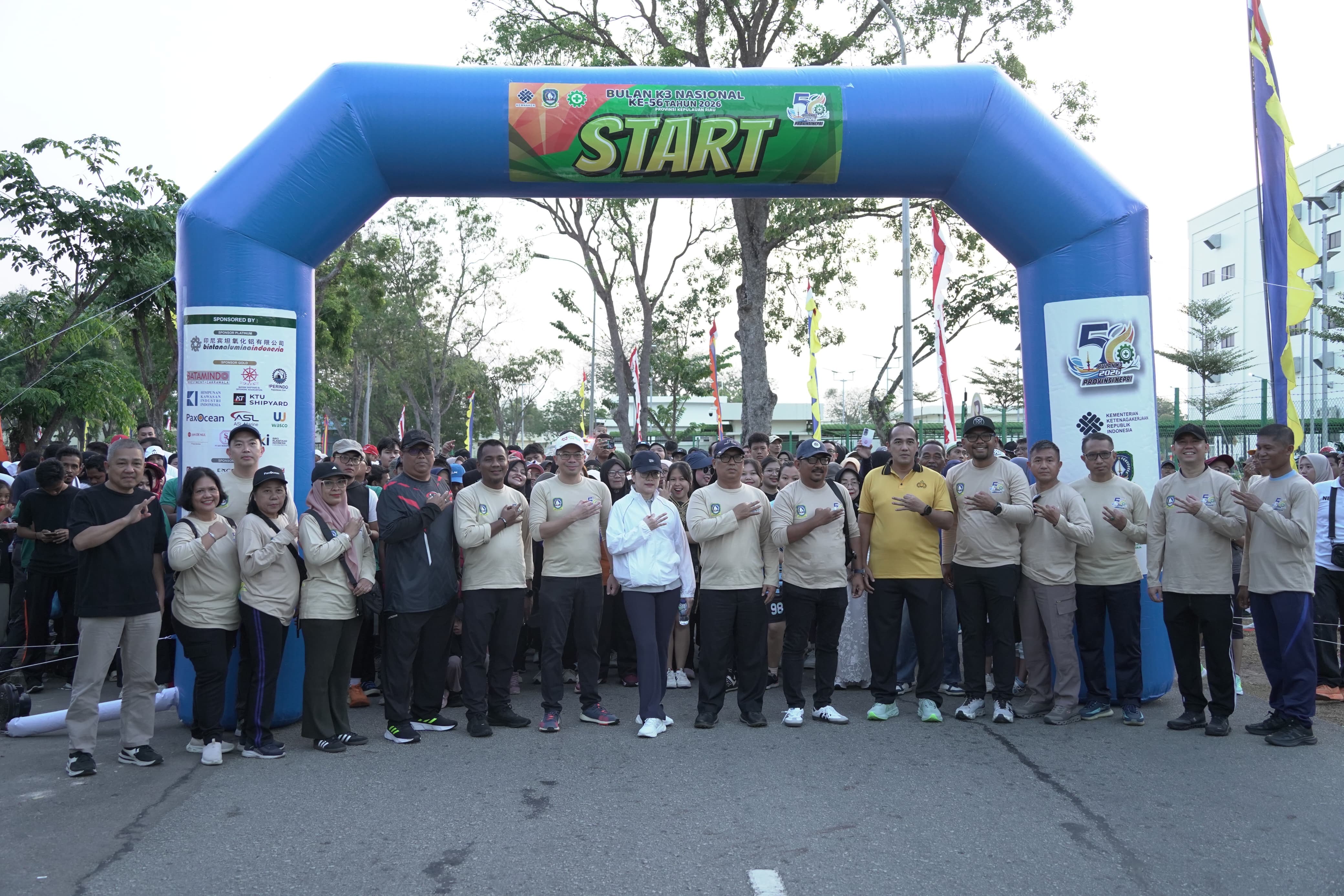 Wagub Nyanyang Hadiri Jalan Santai Bulan K3 Nasional ke-56 di Batam