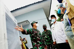 Isdianto Tinjau PCR di RSAL Tanjungpinang