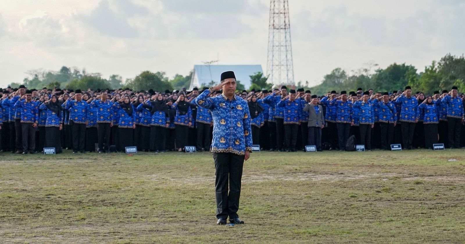 Sekdaprov Kepri Pimpin Upacara Peringatan  HUT RI Ke 80 Bersama ASN