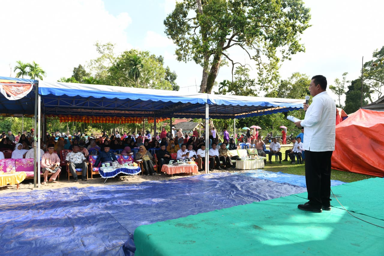 Gubernur Ansar Tinjau Beberapa Titik Jalan di Kabupaten Lingga