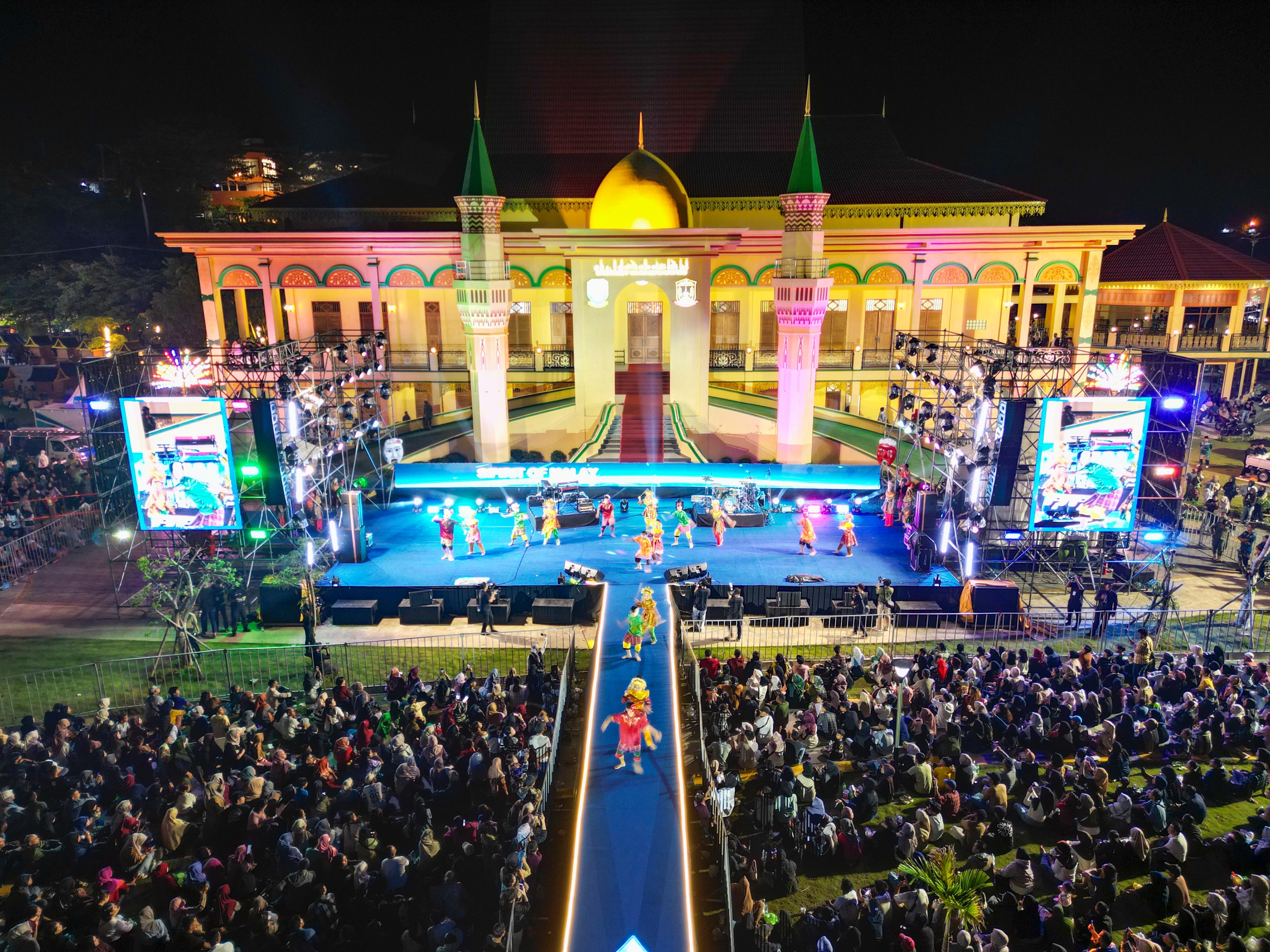Spektakuler Kepri Art & Culture International Festival 2025, Dari Atraksi Parade Karnaval Kebudayaan Hingga Aksi Memukau Band Wali