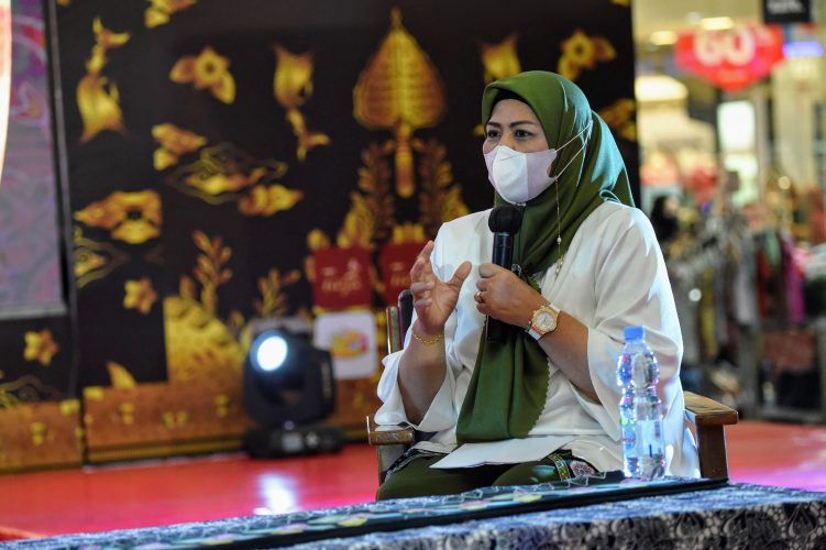 Dewi Ansar : Batik Kepri untuk Dorong Pemulihan Ekonomi