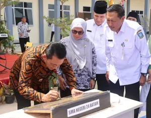 Gubernur Ansar Resmikan Bangunan DAK SMAN 24 Kota Batam
