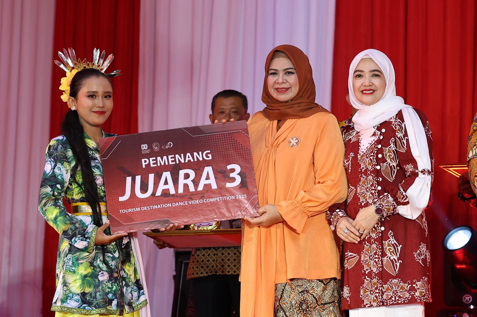 Ribuan Warga Padati Malam Ramah Tamah HUT ke-80 RI di Gedung Daerah Kepri