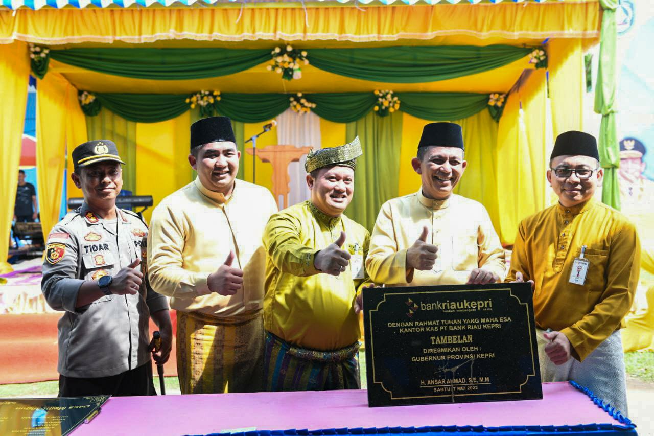 Gubernur Ansar Resmikan Kantor Kas Bank Riau Kepri di Tambelan