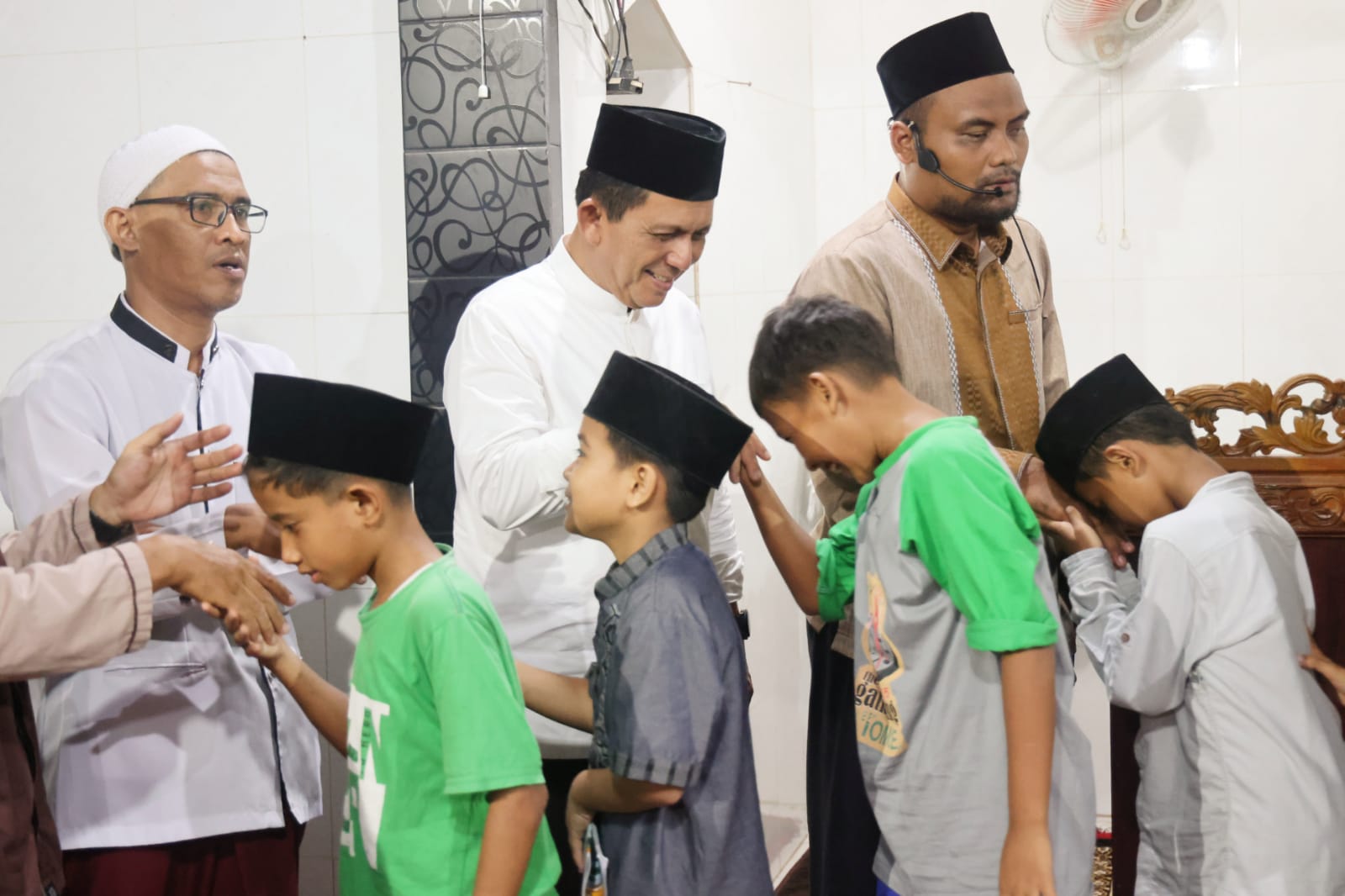 Ramadhan Malam ke-16, Gubernur Ansar Safari ke Masjid Al Hijrah, Sekupang Batam