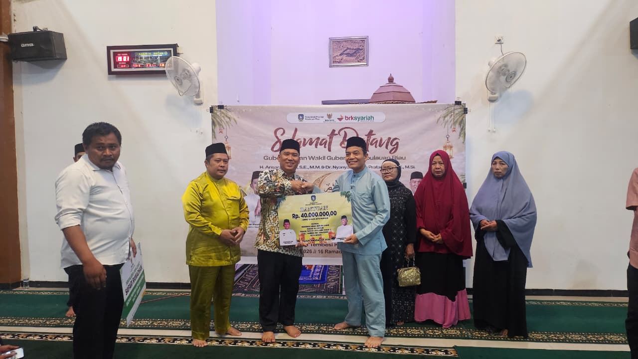 Di Masjid Al-Ghifari dan Mukhtarul Arifin, Wagub Nyanyang Ajak Warga Batam Doakan Kemajuan Kepri