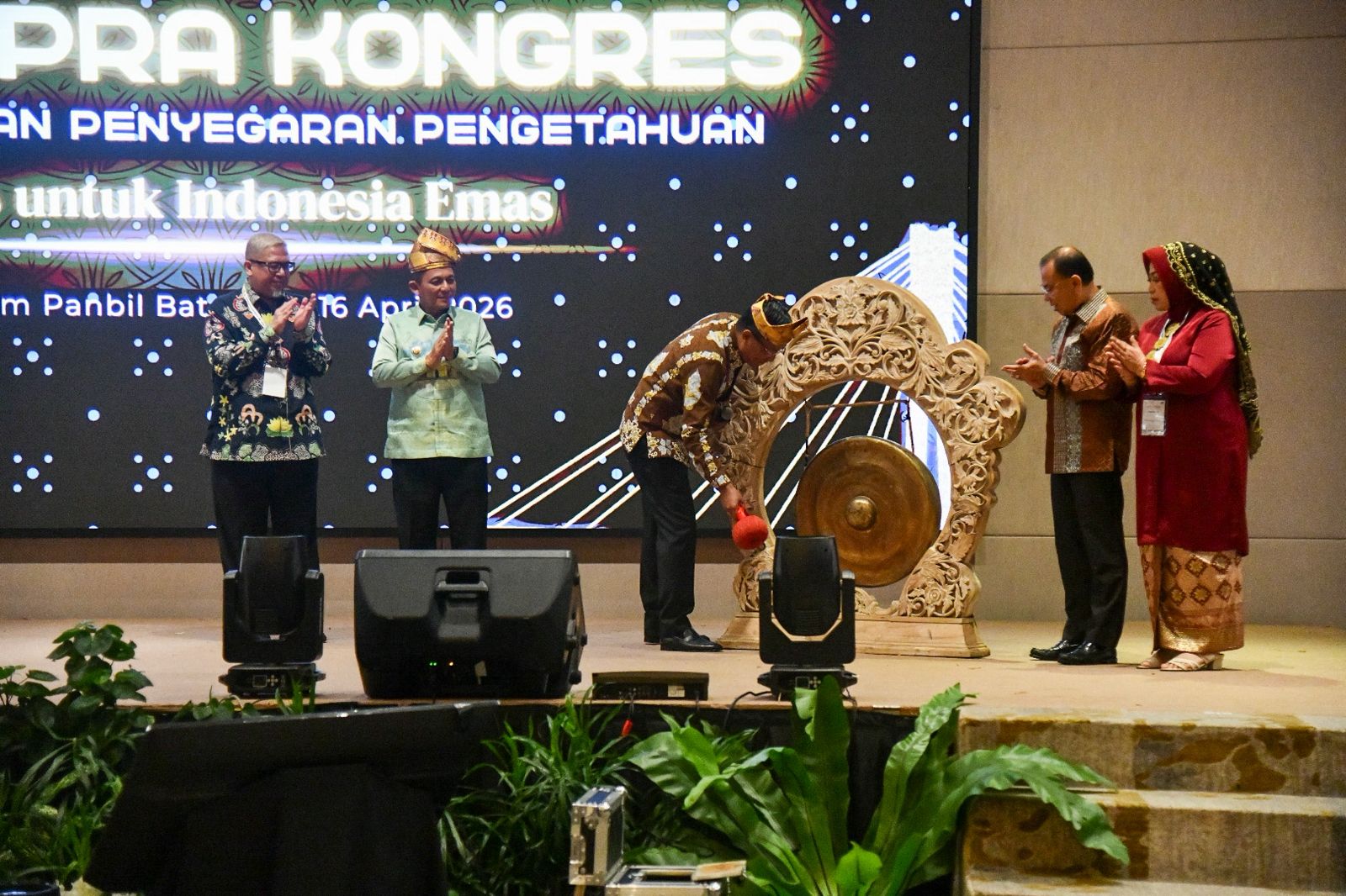 Gubernur Ansar Ahmad Hadiri Pra Kongres INI di Batam, Menteri Hukum Dorong Digitalisasi Layanan