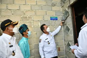 Gubernur Resmikan Aliran Listrik Masuk Desa di Karimun
