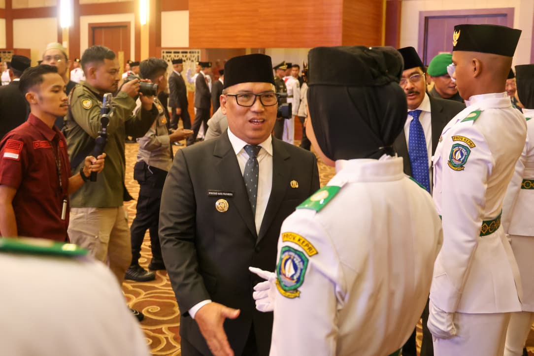 Gubernur Ansar Kukuhkan 33 Paskibraka Kepri 2025, Siap Kibarkan Merah Putih di HUT RI ke-80