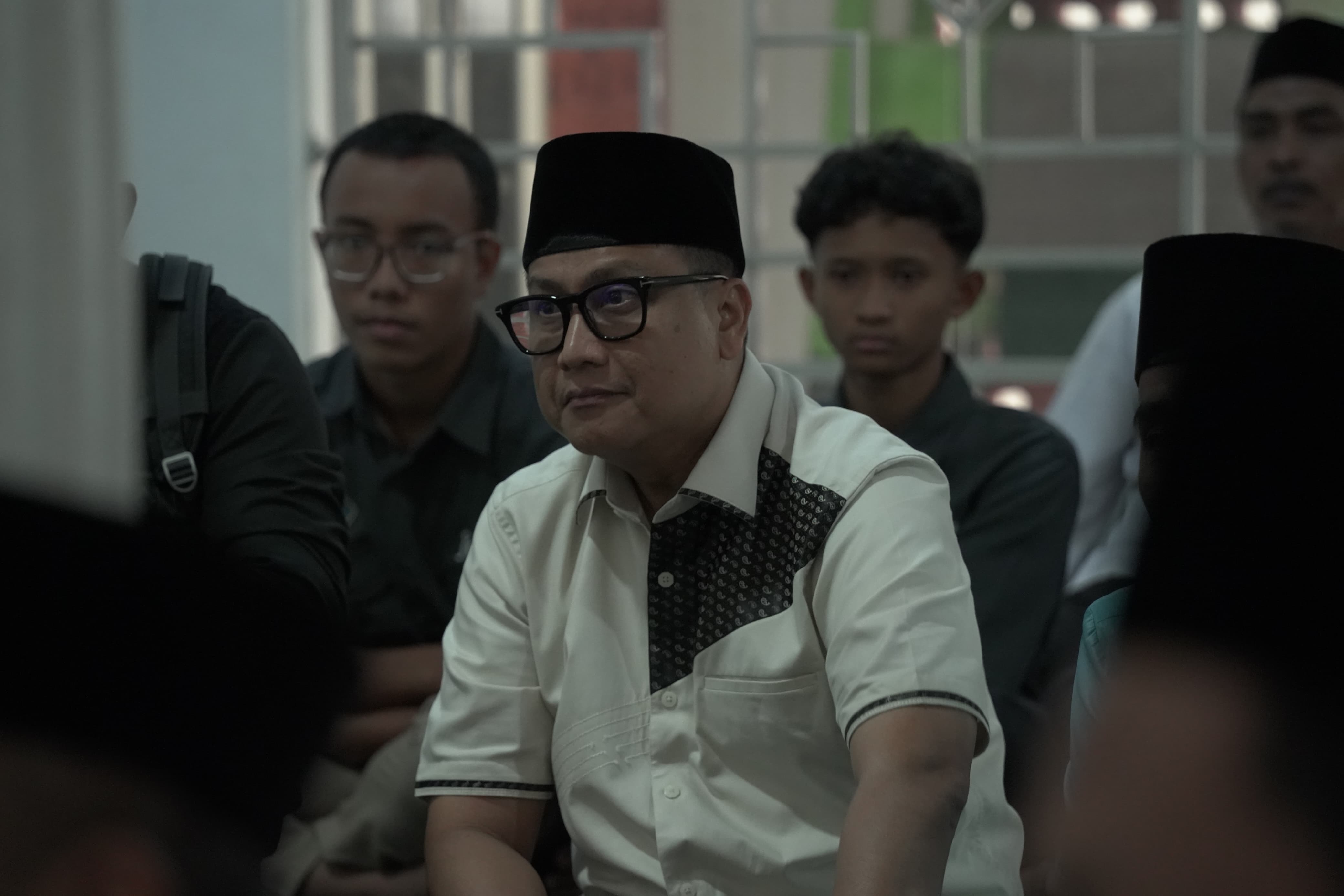 Wagub Nyanyang Safari Ramadan di Dua Masjid Batam, Serahkan Bantuan untuk Yatim dan Dhuafa