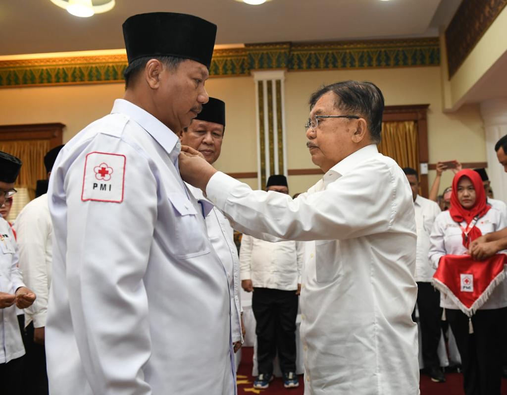 Ketua Dewan Kehormatan dan Pengurus PMI Kepri Dilantik Oleh kusuf Kalla