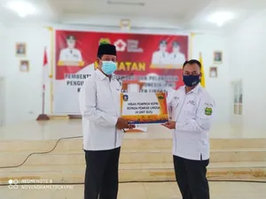 Gubernur Kepri Serahkan Bantuan Hibah 4 Bus ke Pemkab Lingga