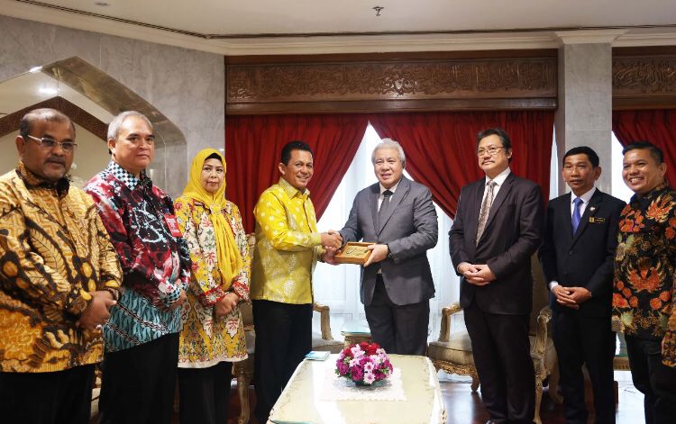 Gubernur Kepri Kunjungi Perbatasan Serasan-Sematan, Jajal Potensi Kerja Sama dengan Pemerintah Sarawak