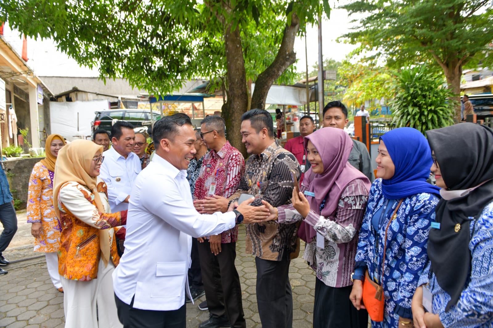 Menteri Wihaji dan Gubernur Ansar Tinjau Pelayanan KB Gratis di Puskesmas Batu X