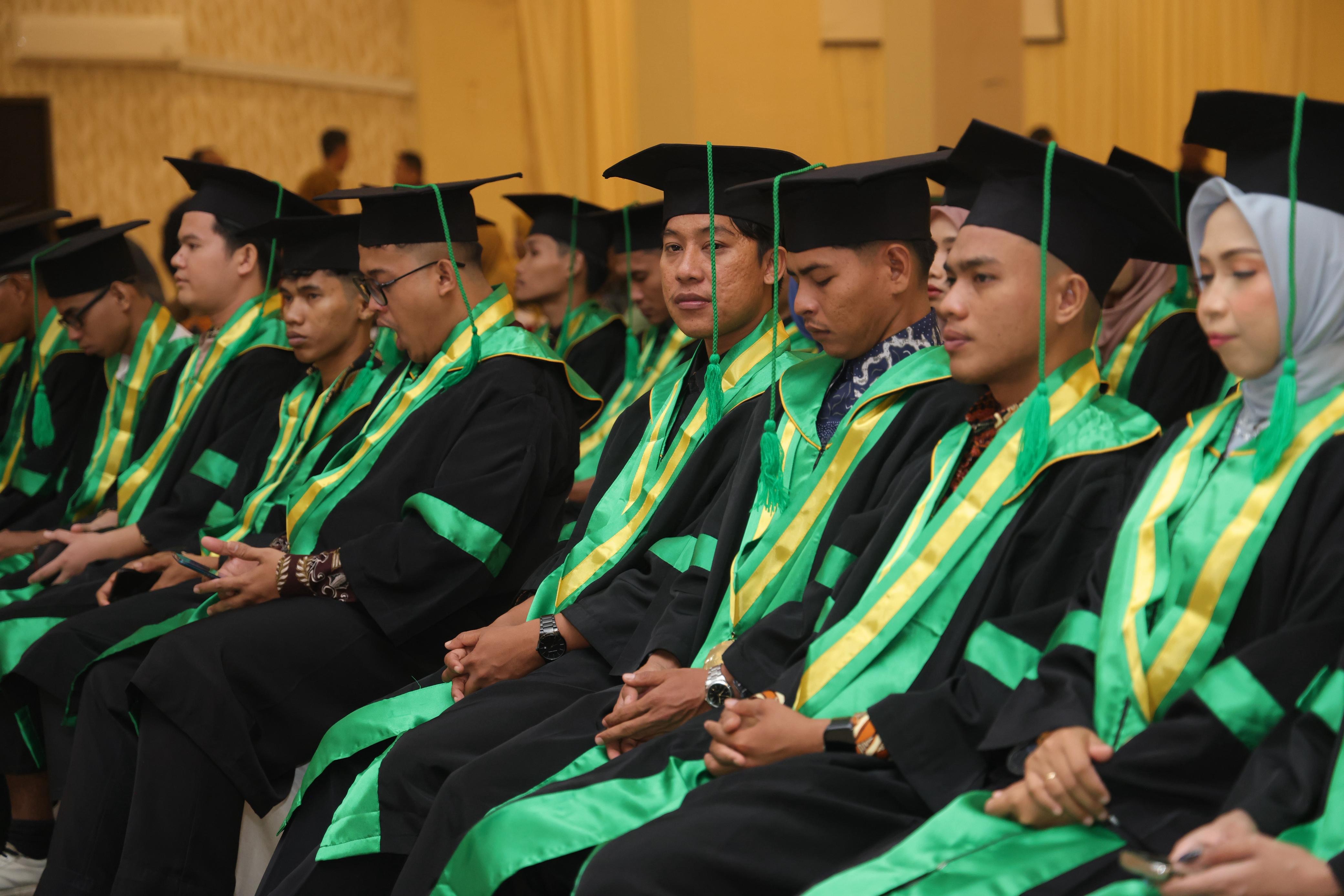 Gubernur Ansar Ahmad Tekankan Peran SDM di Era Society 5.0 pada Wisuda ke-XXV IAI Miftahul Ulum Tanjungpinang