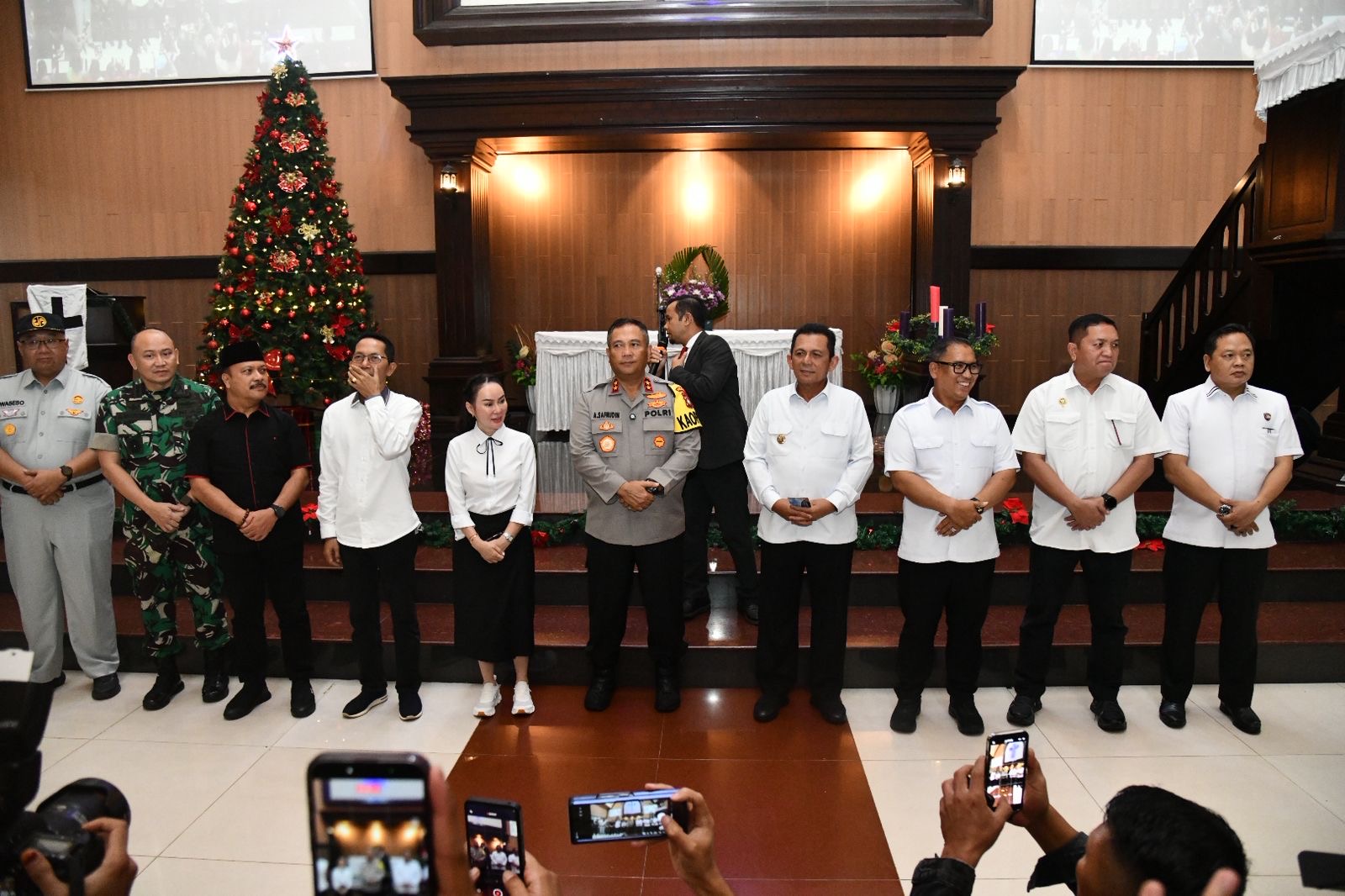 Gelar Safari Natal 2025, Gubernur Ansar dan Forkopimda Kepri Pastikan Ibadah Misa Berjalan Aman dan Lancar