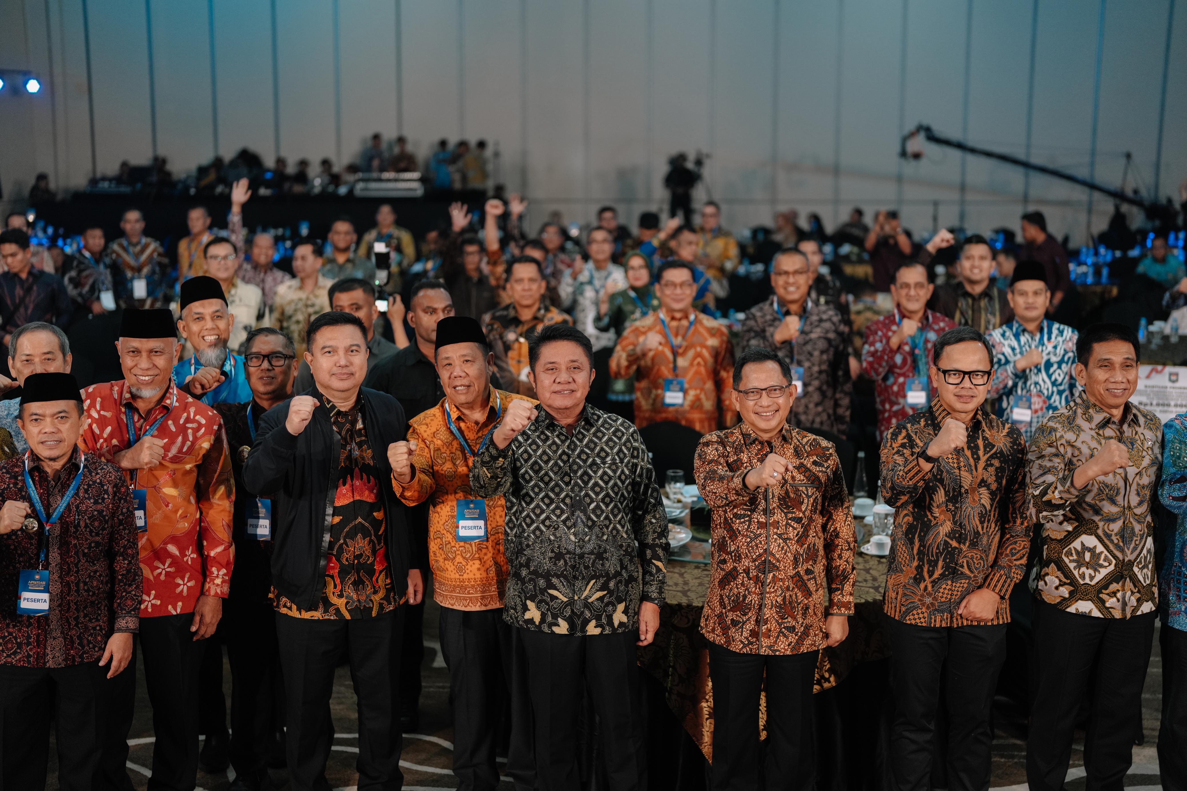 Pemprov Kepulauan Riau Raih Penghargaan Terbaik 1 Penanggulangan Kemiskinan dan Stunting tingkat Nasional