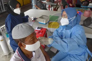 Capaian Vaksin Lansia Kepri Baru 12 Persen - Ansar Ajak Lansia Jangan Ragu Divaksin
