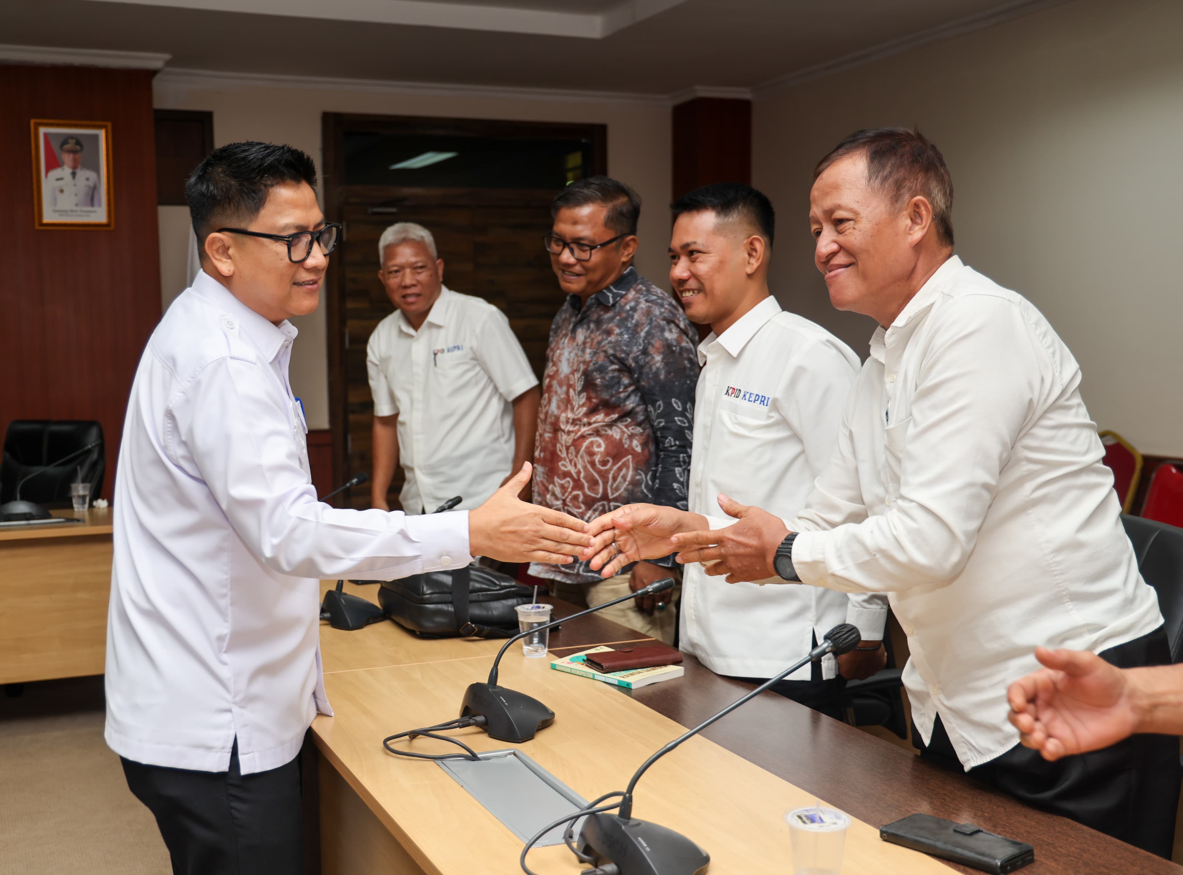 Tito Suwarno Resmi Dilantik sebagai Komisioner KPID Kepri Periode 2025–2028