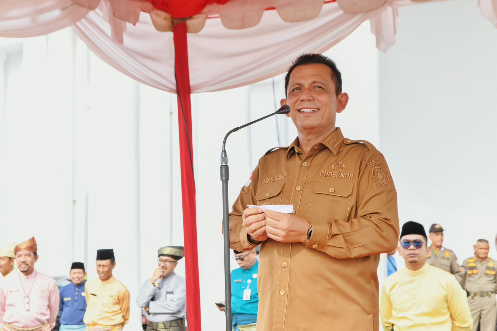 Apel Terakhir Sebelum Cuti, Gubernur Ansar Ingatkan Pegawai Fokus Pada Pelayanan Masyarakat