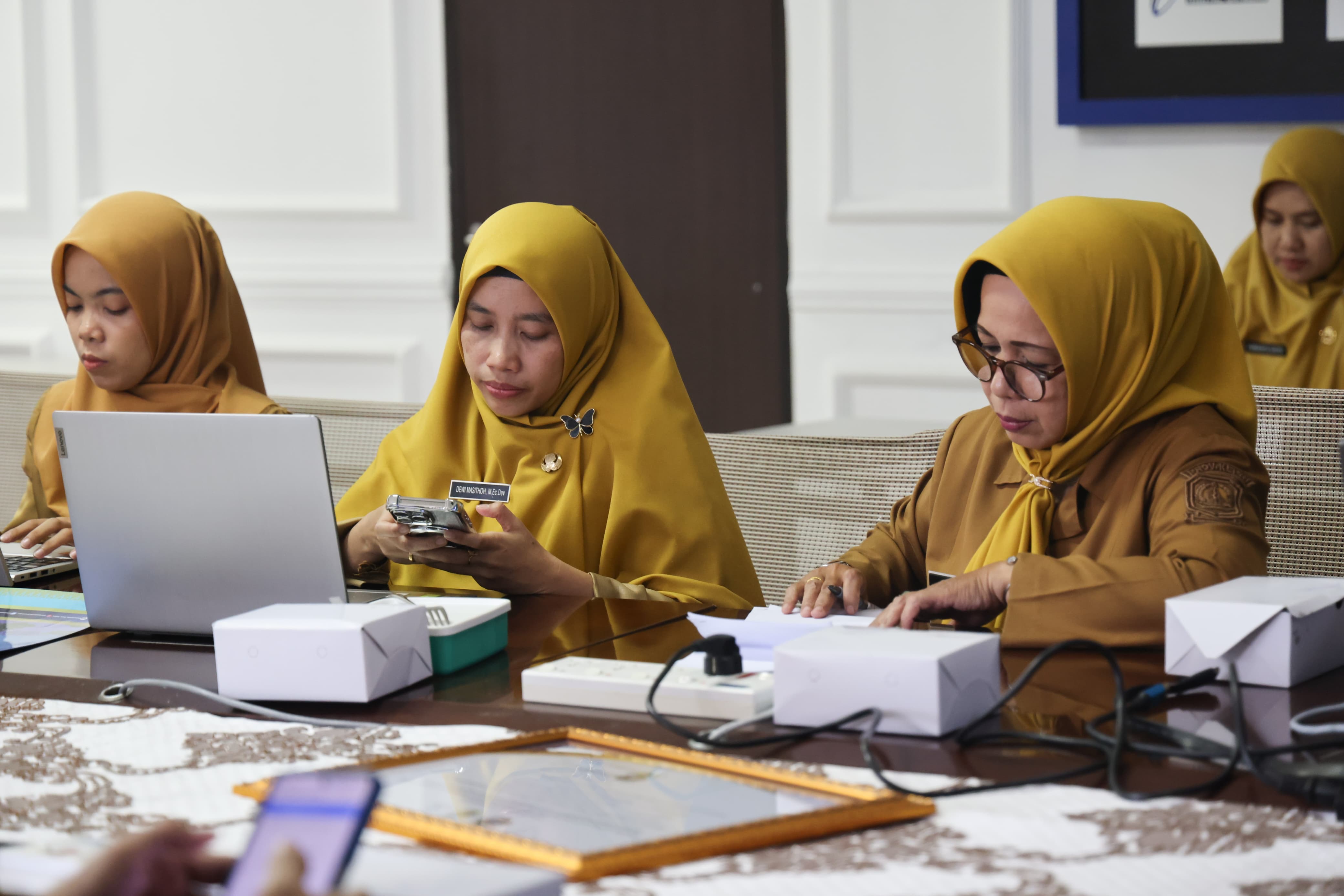Dorong Transparansi Anggaran, Diskominfo Kepri Serahkan Rekomendasi Integrasi TTE SIPANGKAS ke BKAD