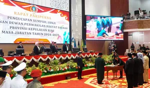 Plt. Gubernur Marlin Hadiri Pengucapan Sumpah dan Janji Pimpinan DPRD Kepri 2024-2029