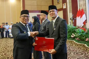 238 ASN Kepri Terima Tanda Kegormatan Satyalancana Karya Satya