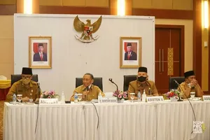 Pj. Sekda Lamidi Pimpin Rapat Evaluasi Capaian Kinerja Pemprov Kepri 2021