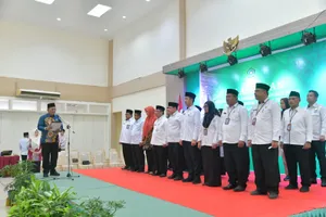 Gubernur Kepri Lantik PPIH Embarkasi Batam, Tekankan Pelayanan Prima Jamaah Haji