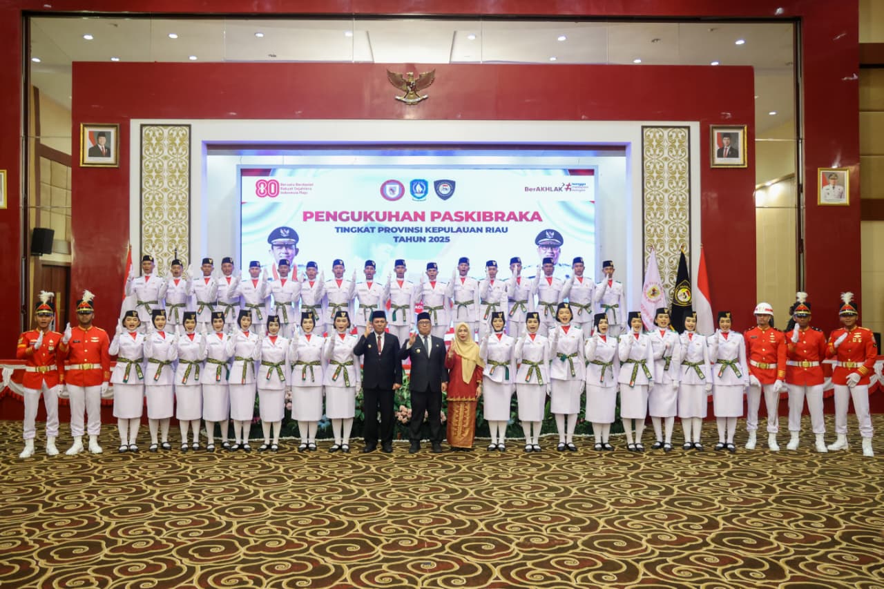 Gubernur Ansar Kukuhkan 33 Paskibraka Kepri 2025, Siap Kibarkan Merah Putih di HUT RI ke-80