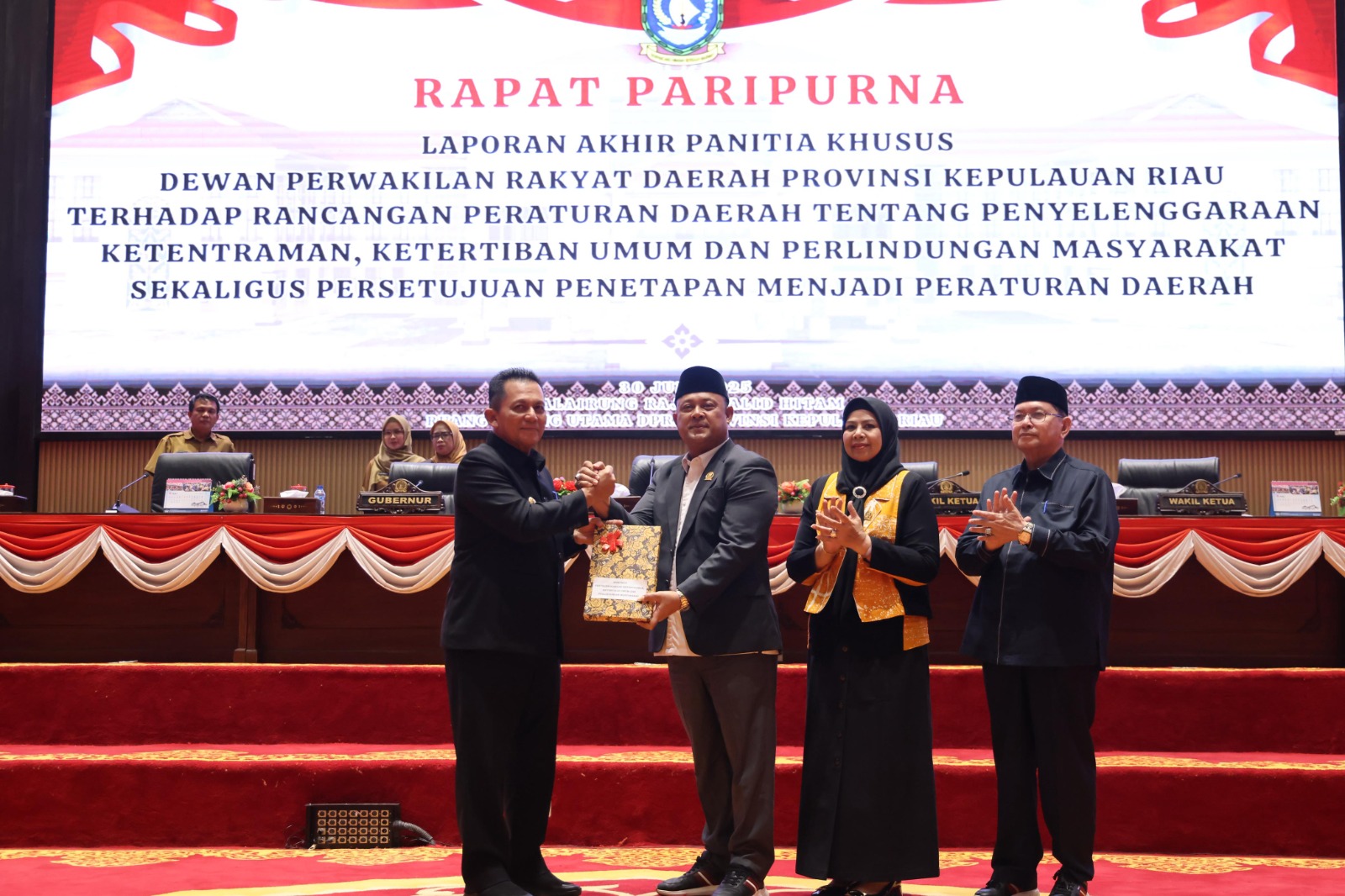 DPRD dan Pemprov Kepri Tetapkan Perda Trantibumlinmas, Komitmen Wujudkan Masyarakat Tertib dan Berkeadaban
