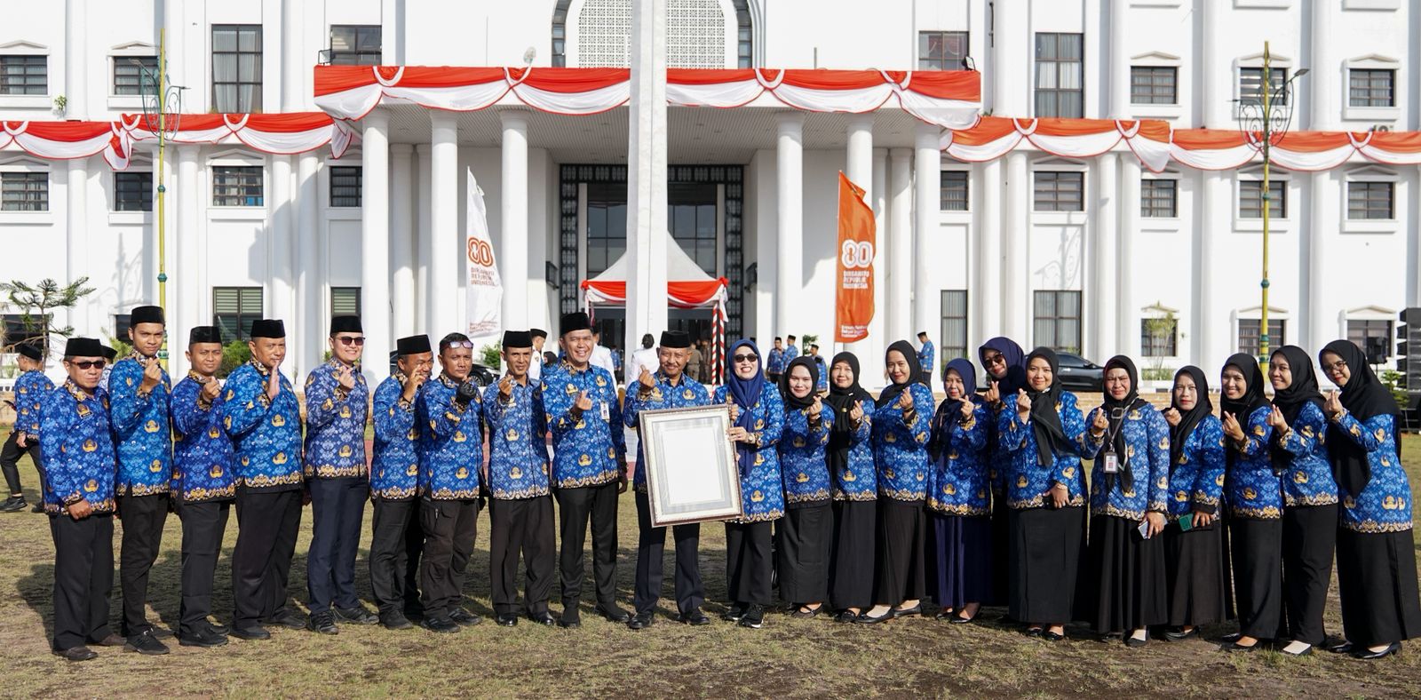 Sekdaprov Kepri Pimpin Upacara Peringatan  HUT RI Ke 80 Bersama ASN