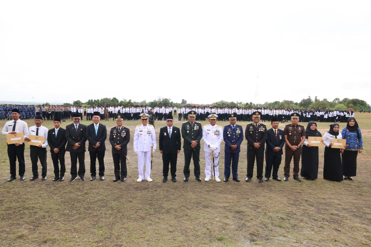 Peringati Hari Pahlawan, Pemprov Kepri Serahkan SK 1.499 PPPK Paruh Waktu