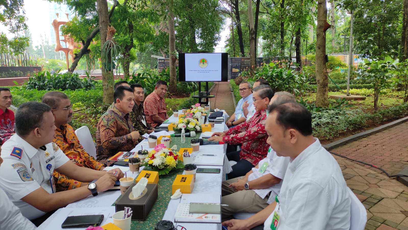 Kementerian LHK Siap Proses Izin Hutan Lindung Untuk Pengembangan Bandara RHA