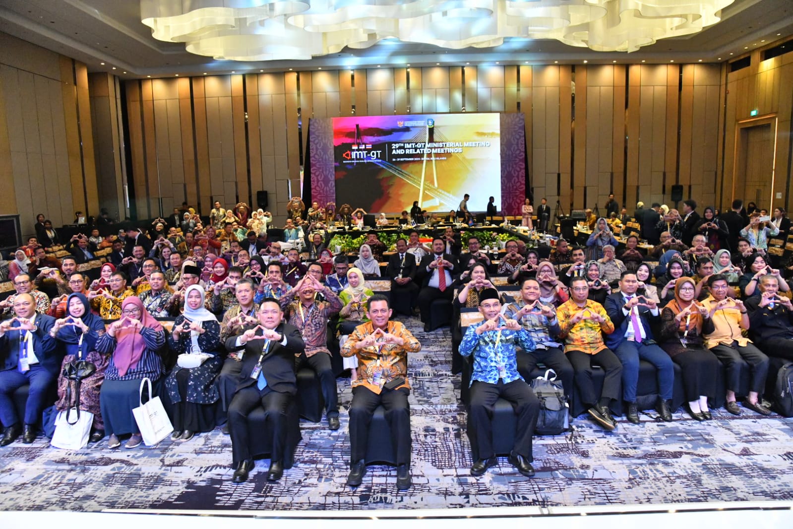 Atas Nama Indonesia, Ansar Ahmad Sukses Memimpin Pertemuan IMT-GT CMGF di Batam