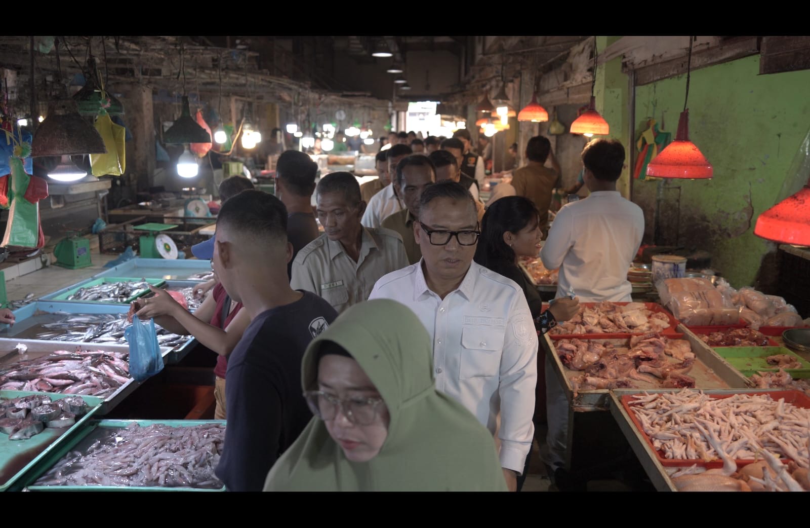 Wagub Nyanyang Tinjau Pasokan Bahan Pokok di Pasar Aviari Sagulung