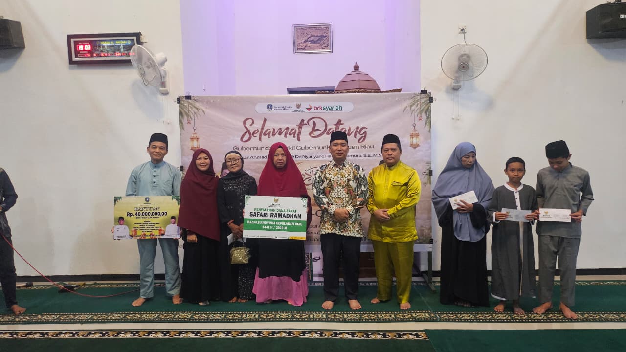 Di Masjid Al-Ghifari dan Mukhtarul Arifin, Wagub Nyanyang Ajak Warga Batam Doakan Kemajuan Kepri