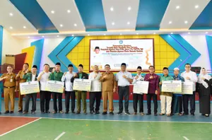 Gubernur Ansar Serahkan Bantuan Insentif Guru Pendidikan,  Penyuluh Agama Non ASN & Pemuka Agama se Kota Batam