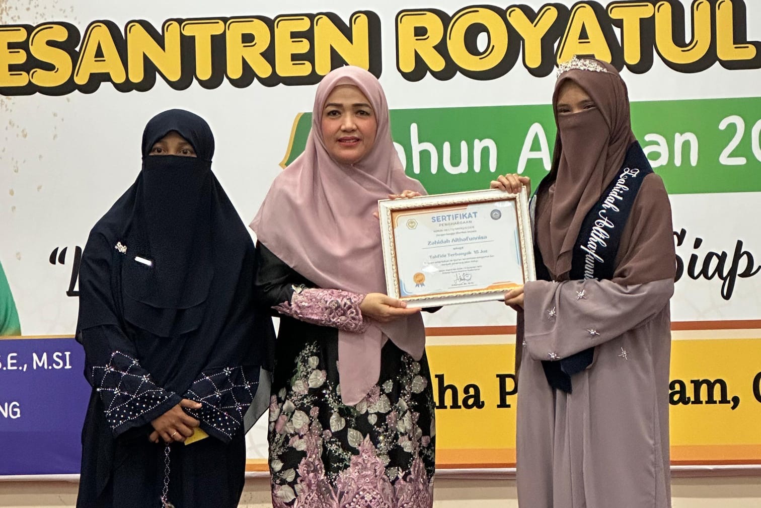 Ketua BKOW Kepri Hadiri Wisuda Tahfiz Akbar, Dorong Lahirnya Generasi Qurani Berdaya Saing