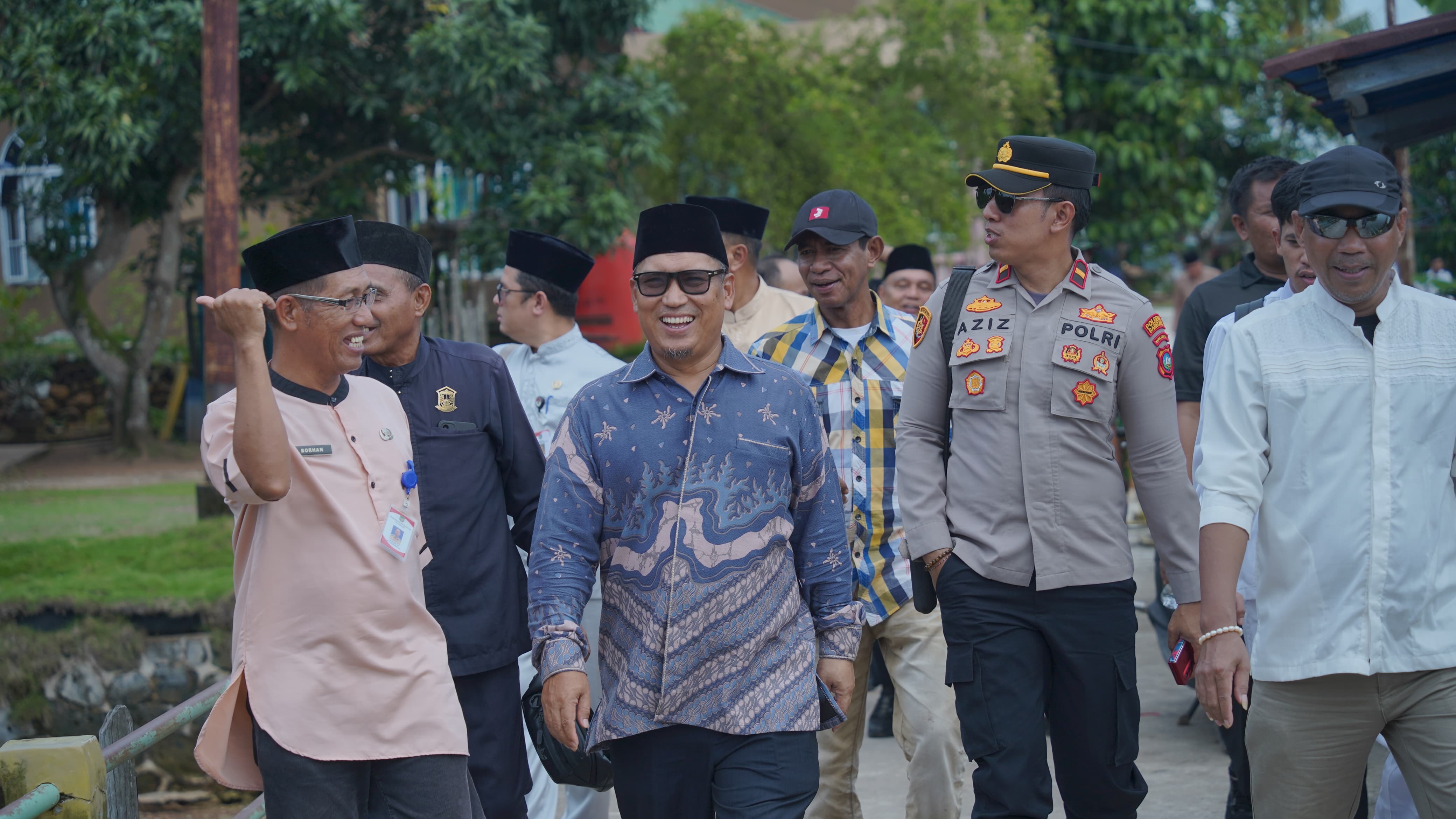 Wagub Nyanyang Hadiri Jumat Berkah di Bulang, Tekankan Semangat Gotong Royong dan Kerukunan