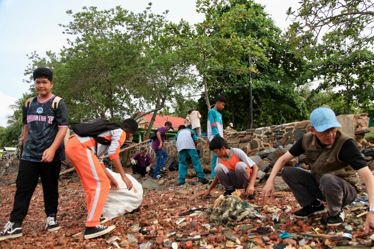 Dispar Kepri Gaungkan Gerakan Wisata Bersih dan Indonesia ASRI di Pulau Penyengat