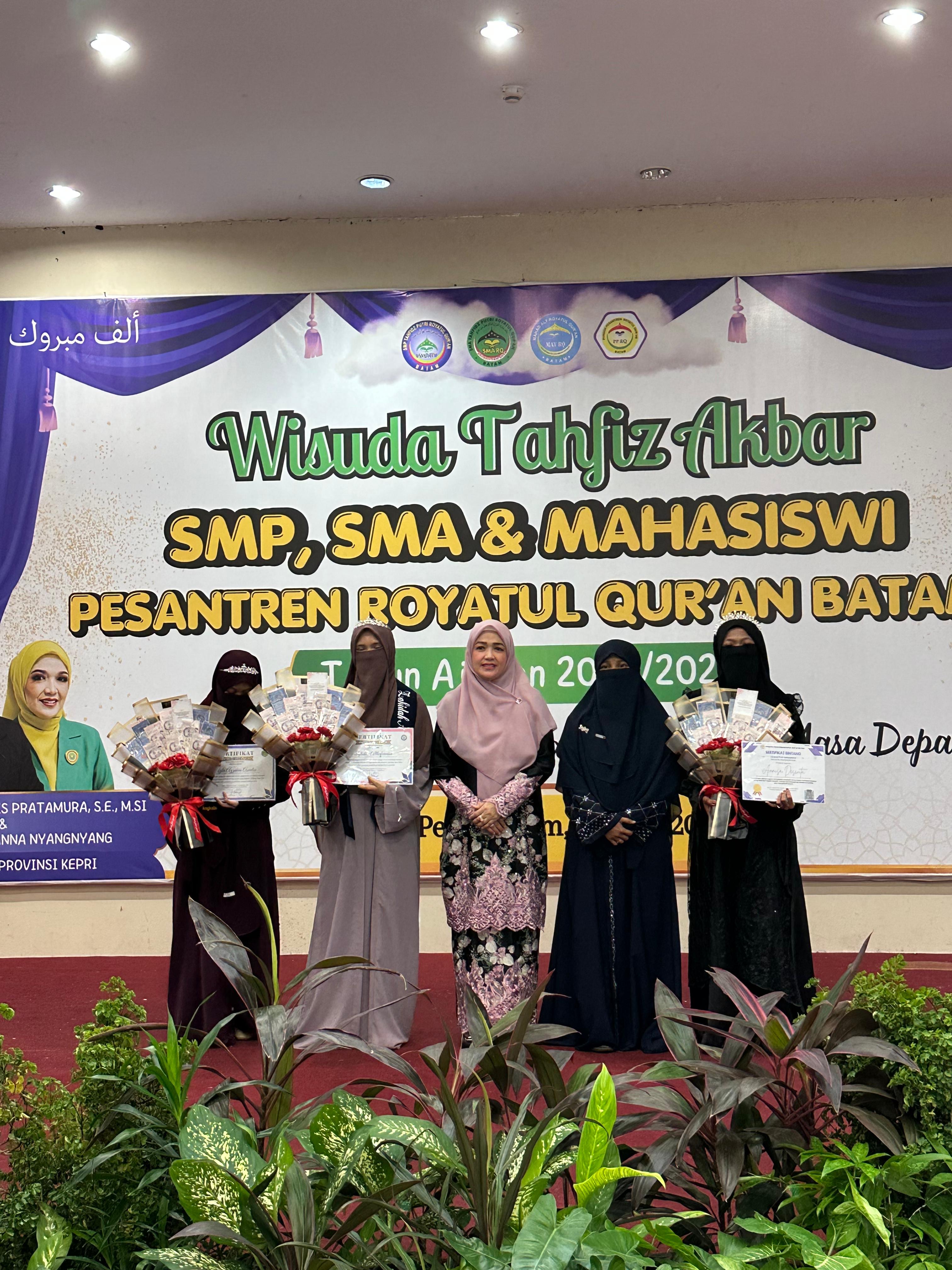 Ketua BKOW Kepri Hadiri Wisuda Tahfiz Akbar, Dorong Lahirnya Generasi Qurani Berdaya Saing