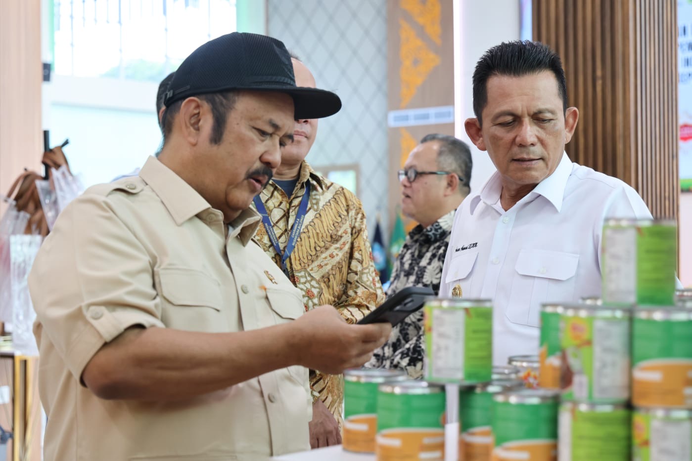 Menteri Bappenas Kagumi Potensi UMKM dan Budaya Kepri Saat Kunjungi Dekranasda dan Pulau Penyengat
