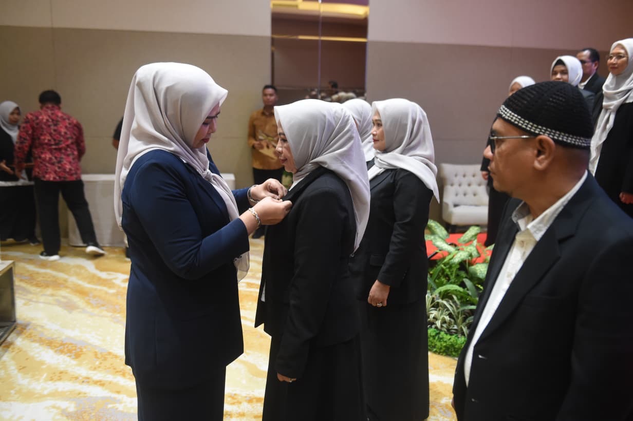 Dewi Kumalasari Ansar Kukuhkan Pengurus YKI Batam, Soroti Peningkatan Diabetes dan Kanker pada Anak