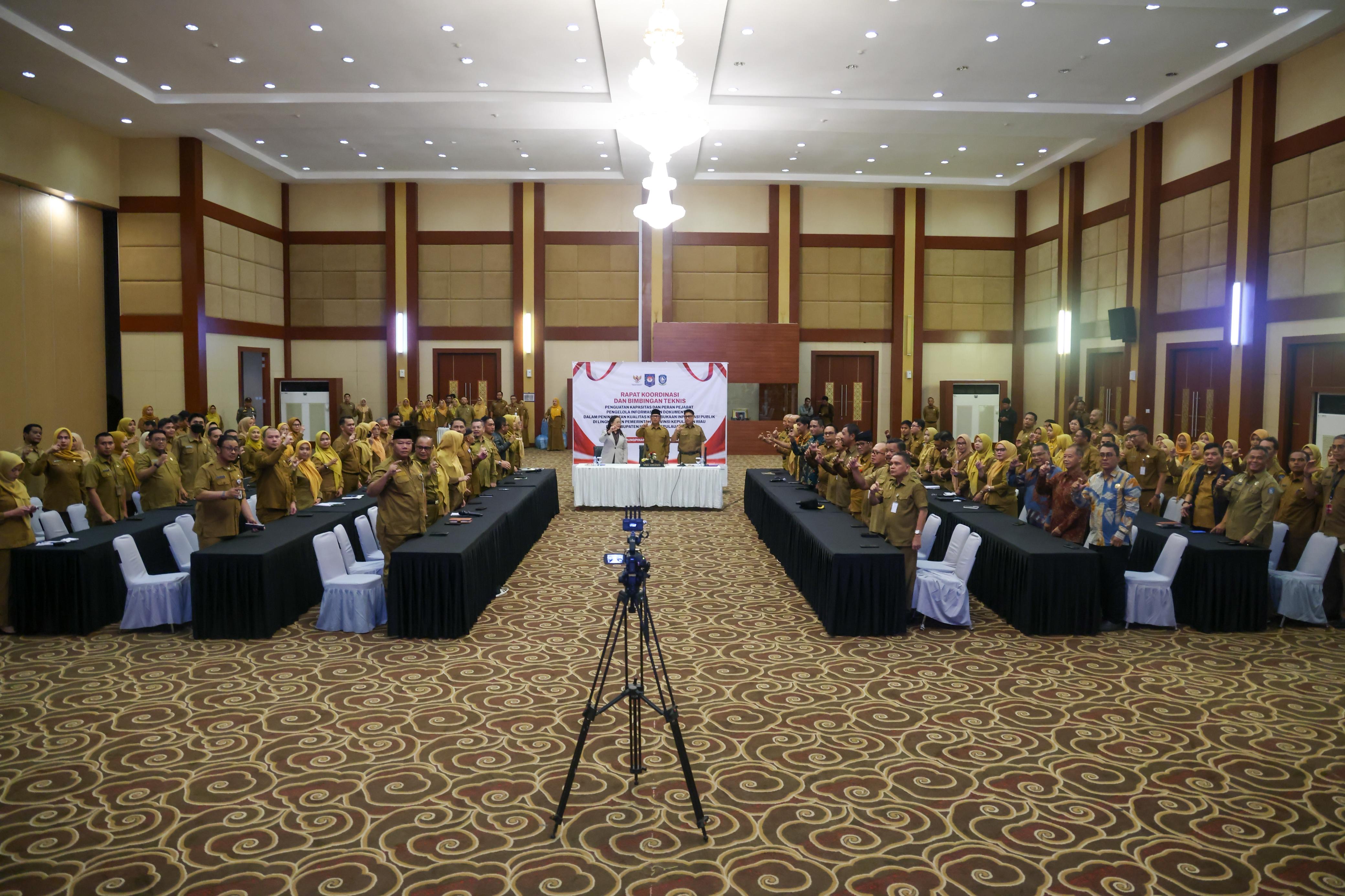 Wagub Nyanyang Buka Rakor dan Bimtek PPID, Dorong Seluruh OPD Kepri Raih Predikat Informatif