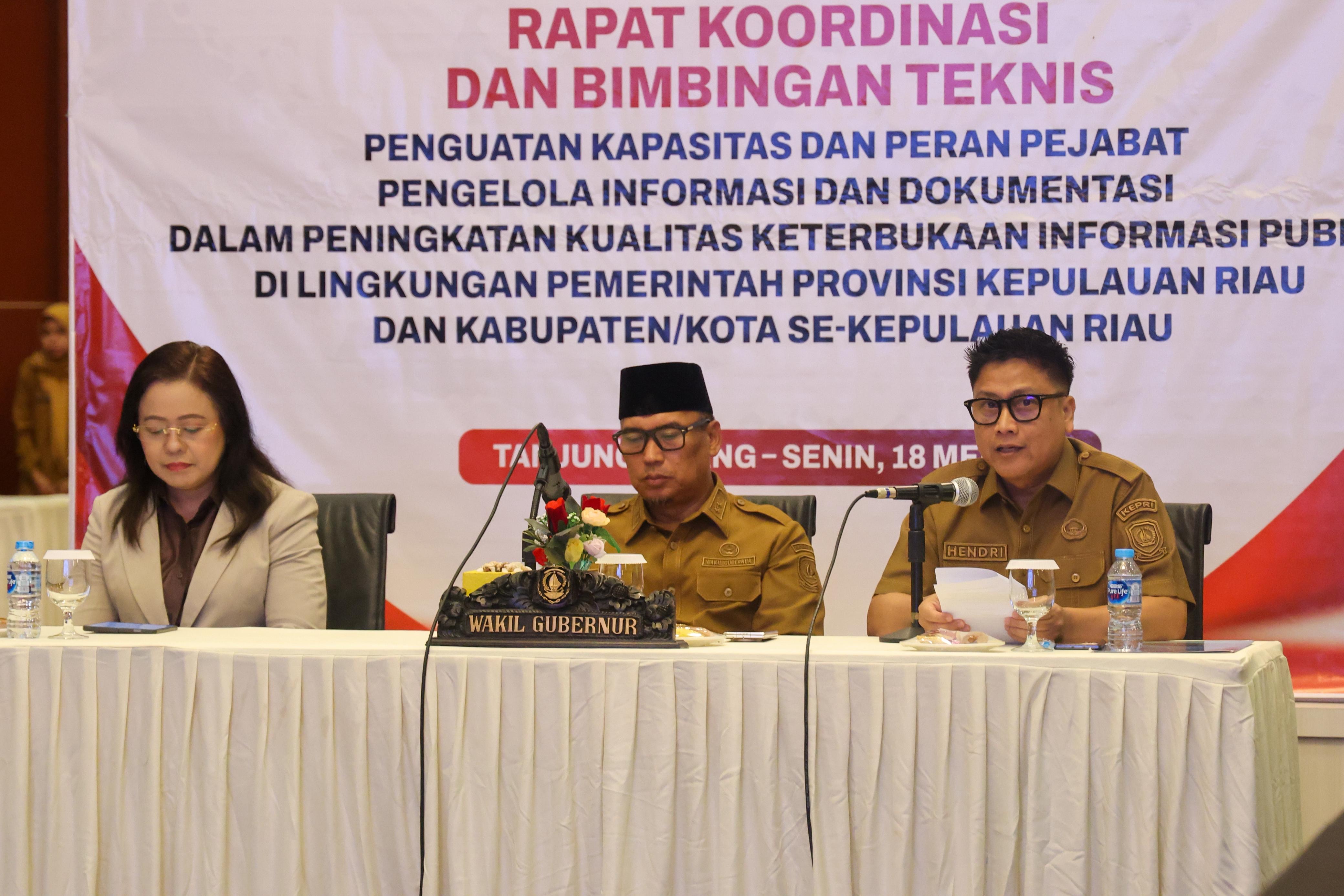 Wagub Nyanyang Buka Rakor dan Bimtek PPID, Dorong Seluruh OPD Kepri Raih Predikat Informatif